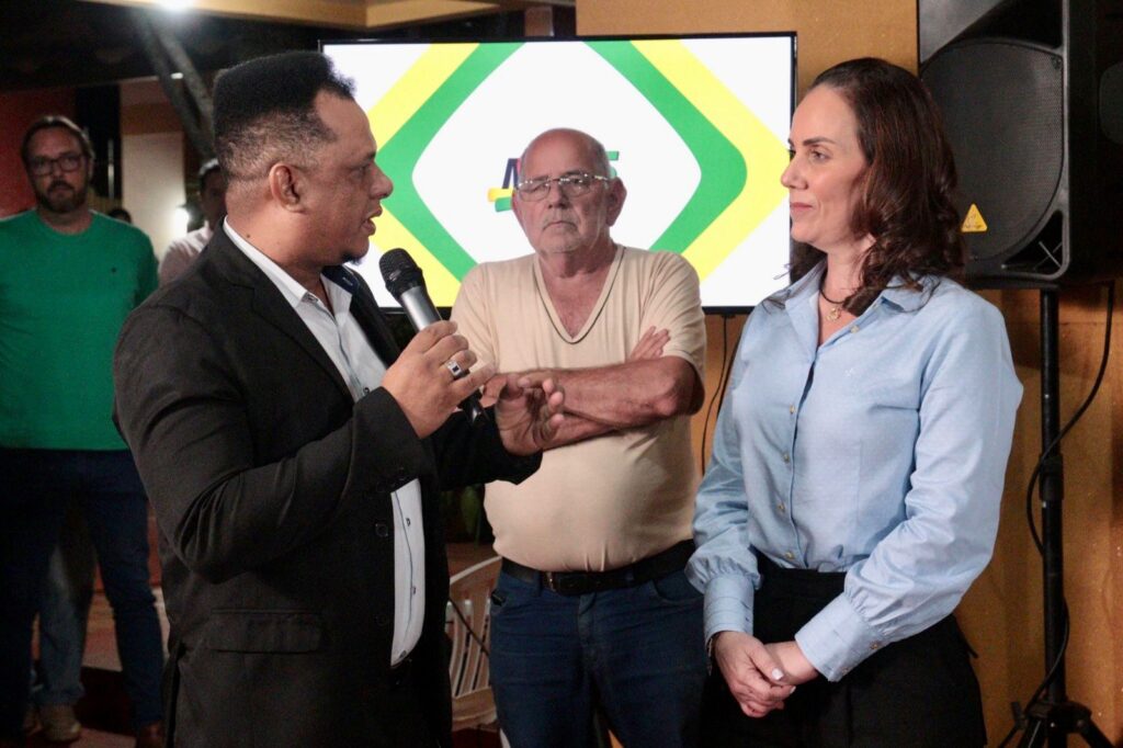 Com sucesso de público, convenção do MDB homologa Najla Mariano como pré-candidata a prefeita de Coronel Sapucaia Com sucesso de público, convenção do MDB homologa Najla Mariano como pré-candidata a prefeita de Coronel Sapucaia