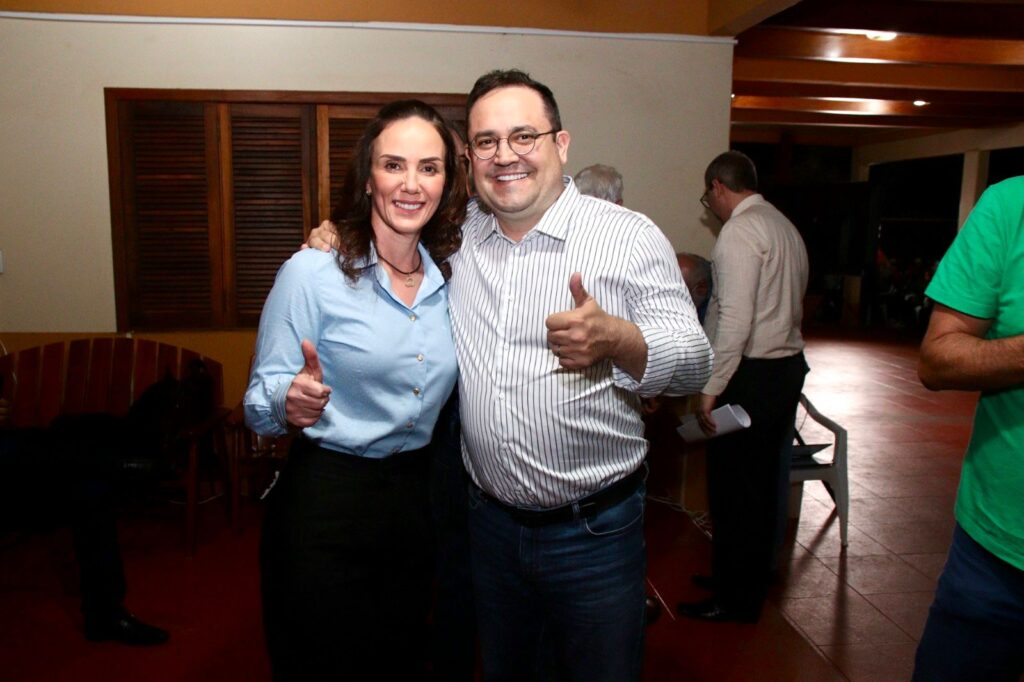 Com sucesso de público, convenção do MDB homologa Najla Mariano como pré-candidata a prefeita de Coronel Sapucaia Com sucesso de público, convenção do MDB homologa Najla Mariano como pré-candidata a prefeita de Coronel Sapucaia