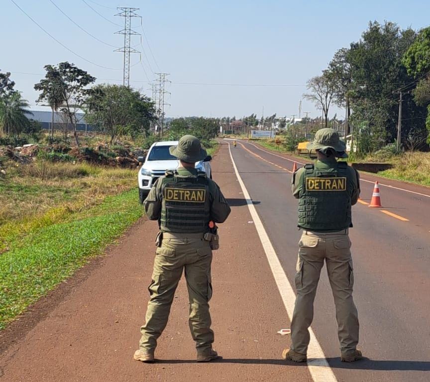 Detran atende Lia Nogueira e implanta redutor de velocidade no Anel Viário em Dourados Detran atende Lia Nogueira e implanta redutor de velocidade no Anel Viário em Dourados