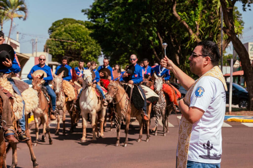 Cavalgada de Lançamento da 31ª Expoac foi um sucesso em Caarapó Cavalgada de Lançamento da 31ª Expoac foi um sucesso em Caarapó