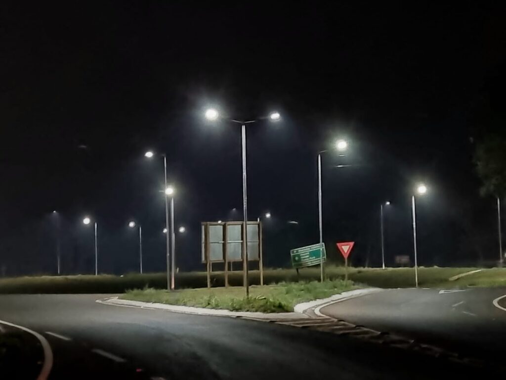 Dourados: Governo do Estado atende Lia Nogueira e ilumina rotatória no Anel Viário Dourados: Governo do Estado atende Lia Nogueira e ilumina rotatória no Anel Viário