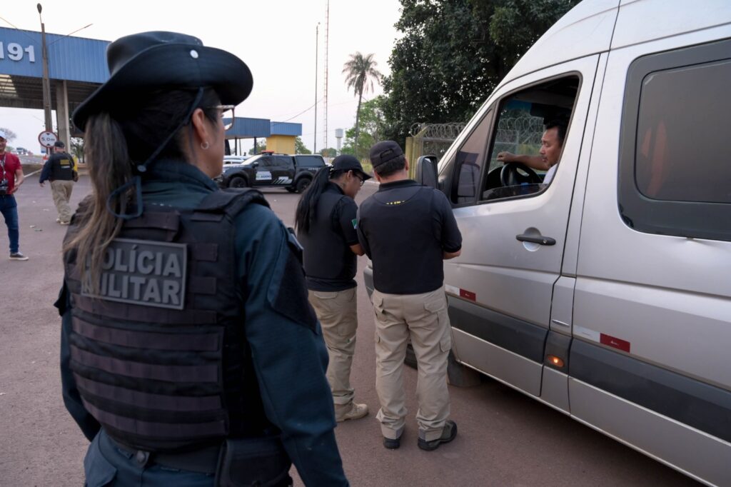 AGEMS e ANTT realizam megaoperação contra o transporte clandestino em Mato Grosso do Sul AGEMS e ANTT realizam megaoperação contra o transporte clandestino em Mato Grosso do Sul