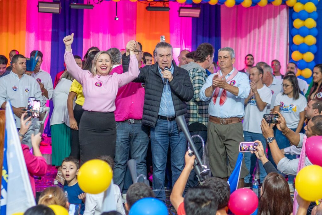 Em Amambai Eduardo Riedel declara apoio incondicional a Janete Córdoba e Zezinho do CTG para prefeita e vice Em Amambai Eduardo Riedel declara apoio incondicional a Janete Córdoba e Zezinho do CTG para prefeita e vice