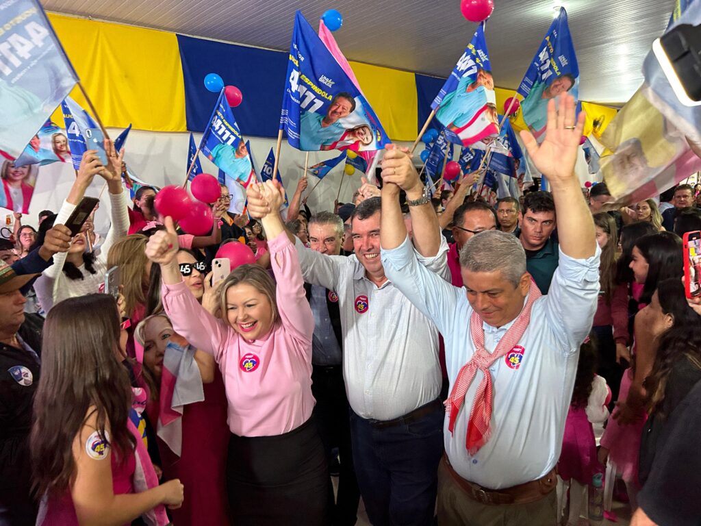 Em Amambai Eduardo Riedel declara apoio incondicional a Janete Córdoba e Zezinho do CTG para prefeita e vice Em Amambai Eduardo Riedel declara apoio incondicional a Janete Córdoba e Zezinho do CTG para prefeita e vice