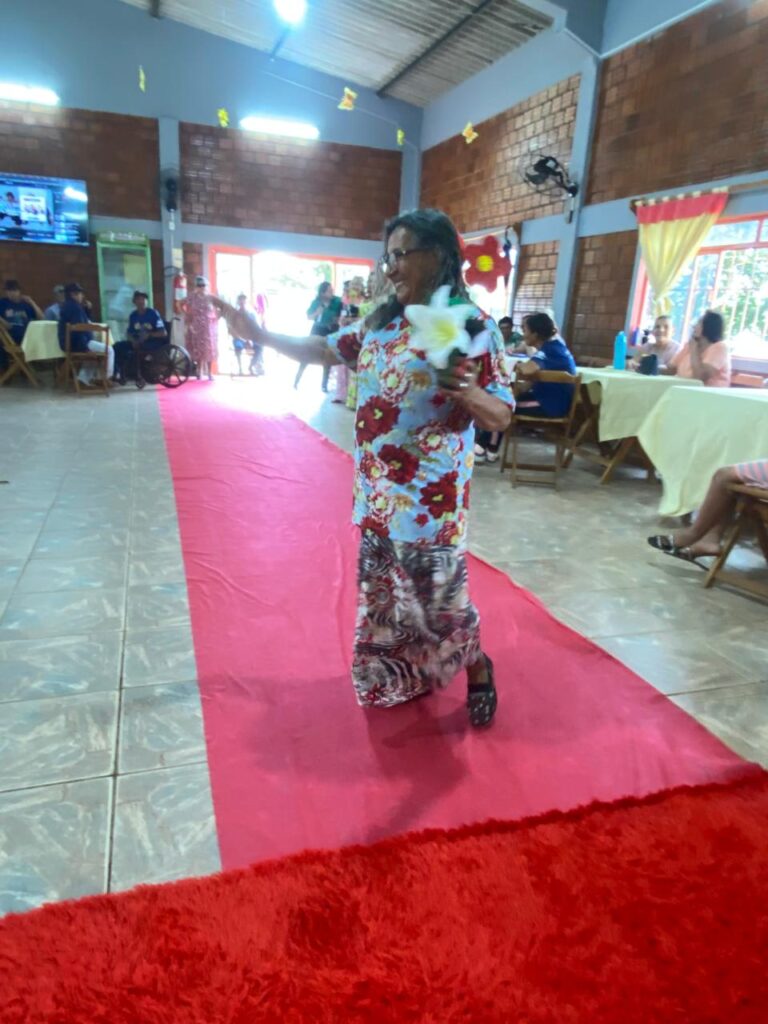 Paranhos: Centro de Convivência do Idoso Romalina Viana Trindade realizou o Desfile da Primavera 2024 Paranhos: Centro de Convivência do Idoso Romalina Viana Trindade realizou o Desfile da Primavera 2024
