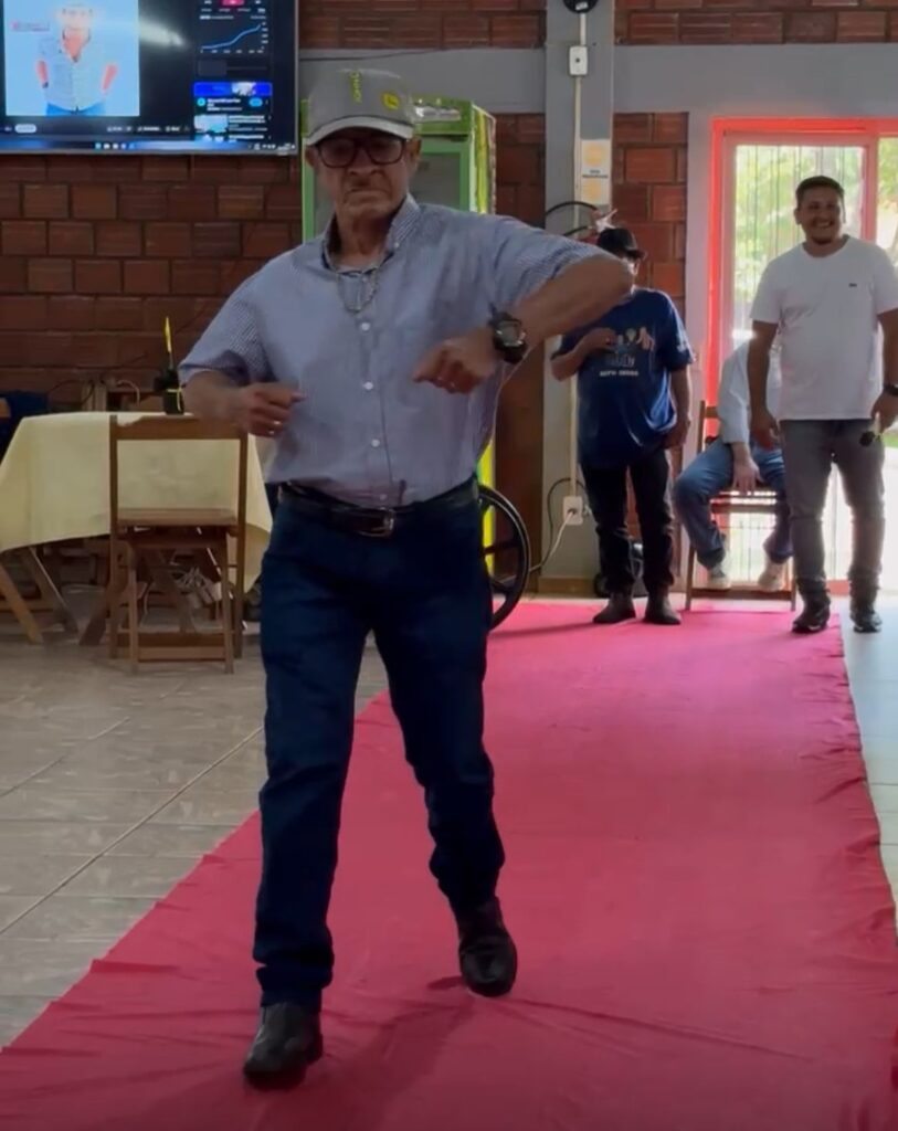 Paranhos: Centro de Convivência do Idoso Romalina Viana Trindade realizou o Desfile da Primavera 2024 Paranhos: Centro de Convivência do Idoso Romalina Viana Trindade realizou o Desfile da Primavera 2024