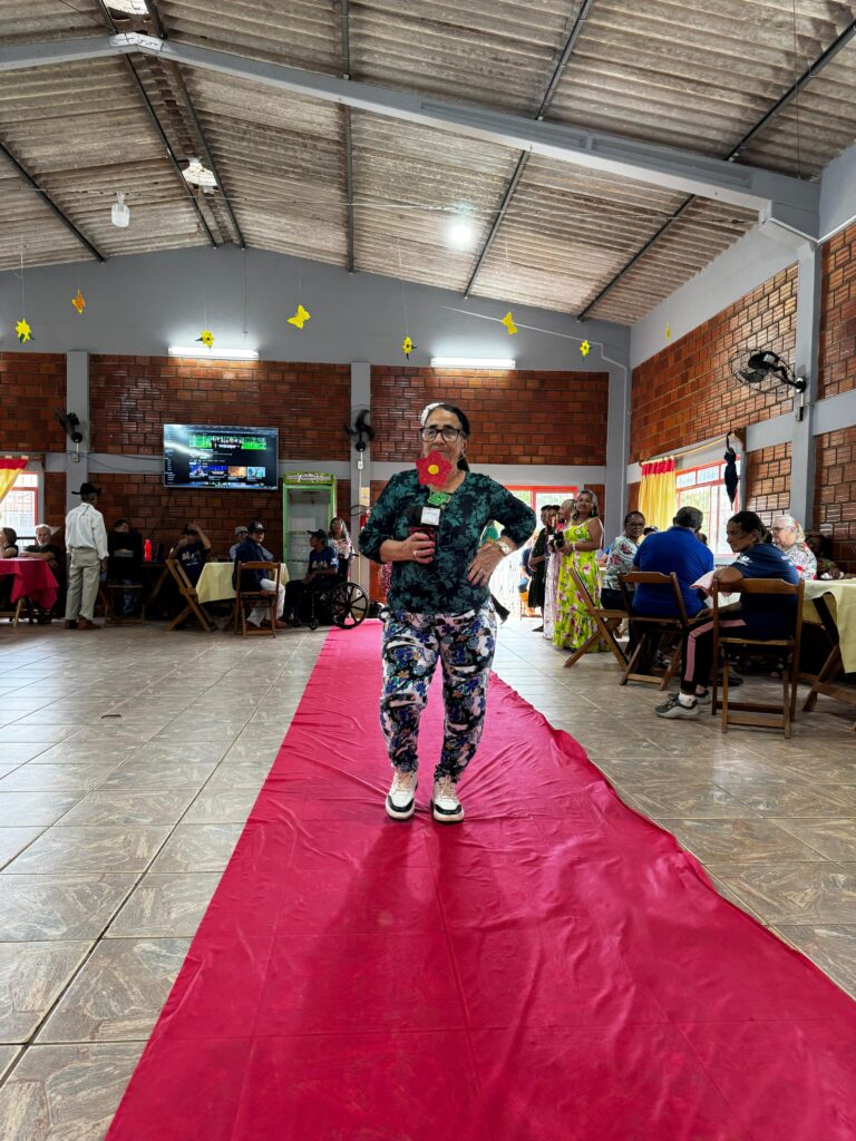 Paranhos: Centro de Convivência do Idoso Romalina Viana Trindade realizou o Desfile da Primavera 2024 Paranhos: Centro de Convivência do Idoso Romalina Viana Trindade realizou o Desfile da Primavera 2024