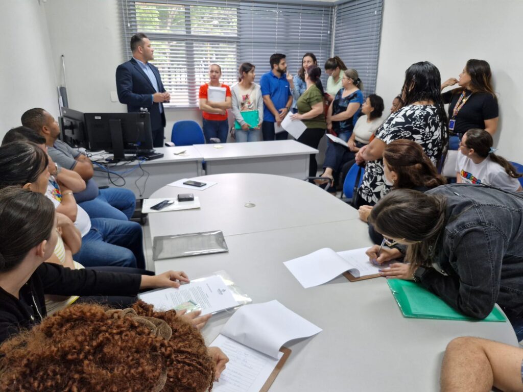 MPE irá ajuizar ação civil pública para tentar anular demissões de professores de apoio em Amambai MPE irá ajuizar ação civil pública para tentar anular demissões de professores de apoio em Amambai