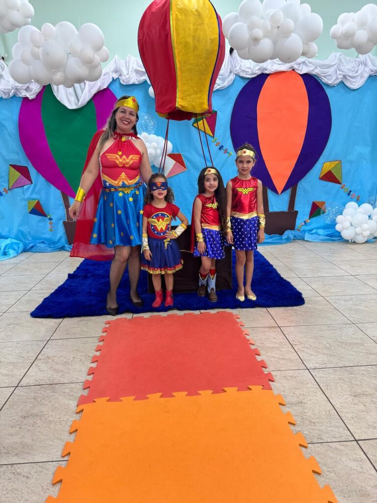 Paranhos: CEI Criança Feliz realizou uma animada festa à fantasia Paranhos: CEI Criança Feliz realizou uma animada festa à fantasia