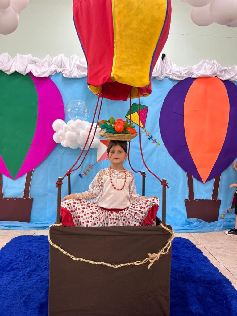 Paranhos: CEI Criança Feliz realizou uma animada festa à fantasia Paranhos: CEI Criança Feliz realizou uma animada festa à fantasia