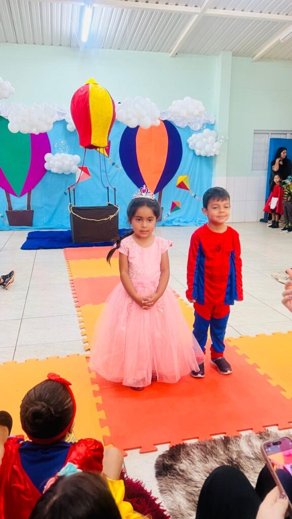 Paranhos: CEI Criança Feliz realizou uma animada festa à fantasia Paranhos: CEI Criança Feliz realizou uma animada festa à fantasia