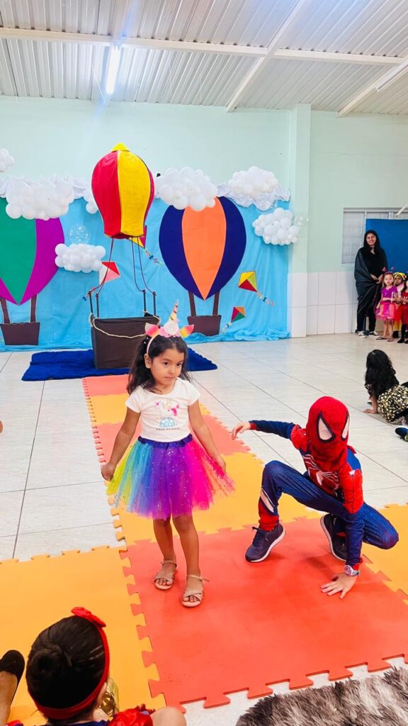 Paranhos: CEI Criança Feliz realizou uma animada festa à fantasia Paranhos: CEI Criança Feliz realizou uma animada festa à fantasia