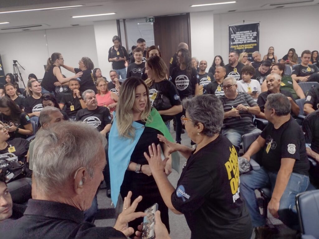 Reconhecimento e reparação: Peritos papiloscopistas celebram conquista histórica Reconhecimento e reparação: Peritos papiloscopistas celebram conquista histórica