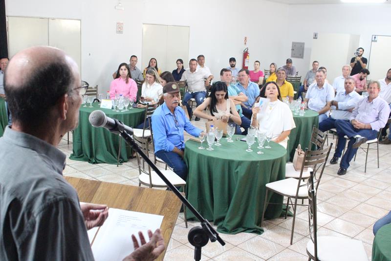 A convite de Sérgio Barbosa, prefeitos e vice-prefeitos eleitos e reeleitos de 17 municípios participam de roda de conversa em Amambai