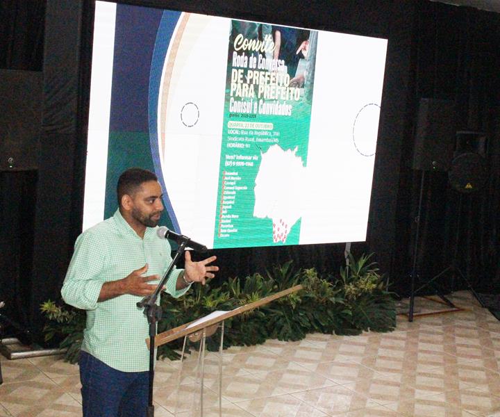 A convite de Sérgio Barbosa, prefeitos e vice-prefeitos eleitos e reeleitos de 17 municípios participam de roda de conversa em Amambai