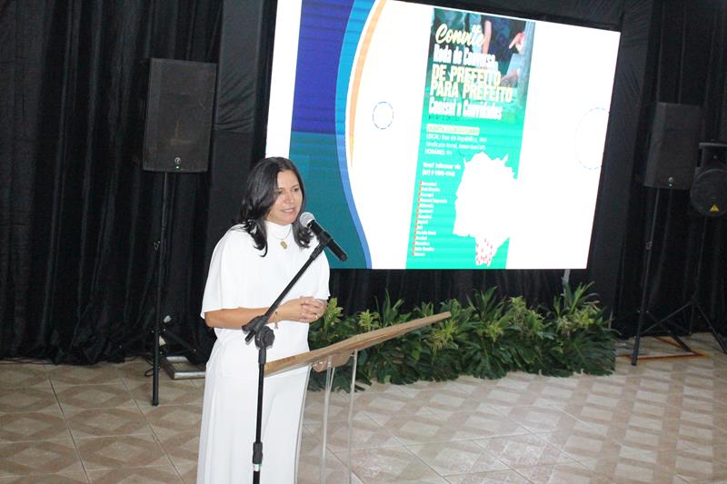 A convite de Sérgio Barbosa, prefeitos e vice-prefeitos eleitos e reeleitos de 17 municípios participam de roda de conversa em Amambai