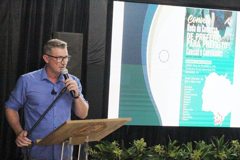 A convite de Sérgio Barbosa, prefeitos e vice-prefeitos eleitos e reeleitos de 17 municípios participam de roda de conversa em Amambai