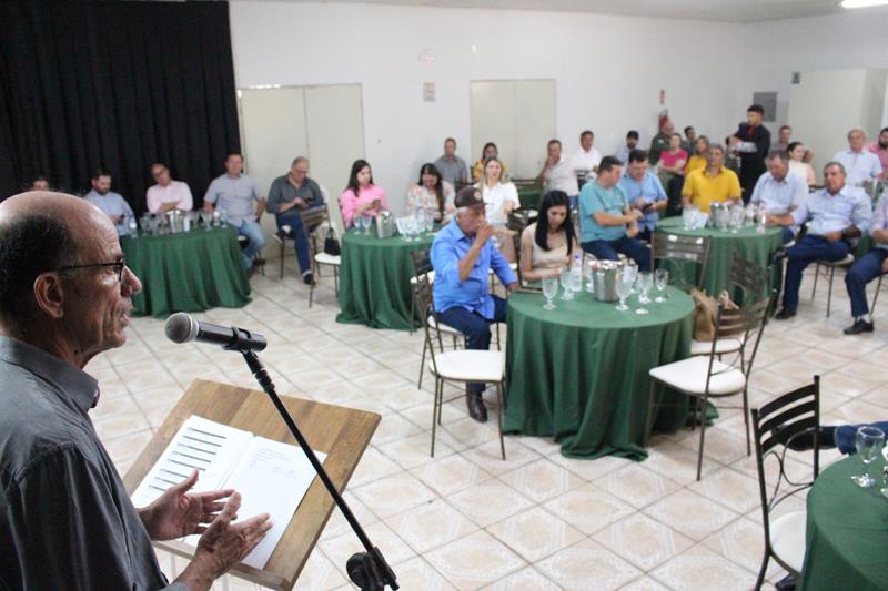 A convite de Sérgio Barbosa, prefeitos e vice-prefeitos eleitos e reeleitos de 17 municípios participam de roda de conversa em Amambai