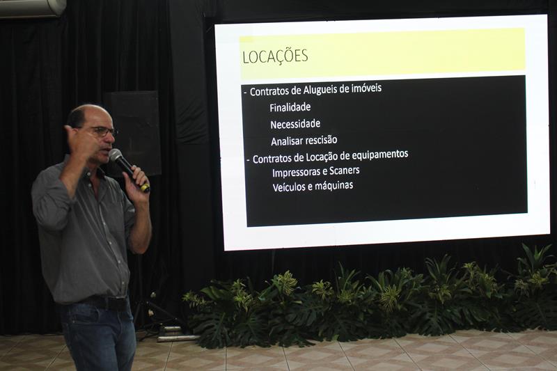 A convite de Sérgio Barbosa, prefeitos e vice-prefeitos eleitos e reeleitos de 17 municípios participam de roda de conversa em Amambai