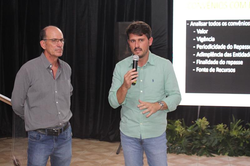 A convite de Sérgio Barbosa, prefeitos e vice-prefeitos eleitos e reeleitos de 17 municípios participam de roda de conversa em Amambai