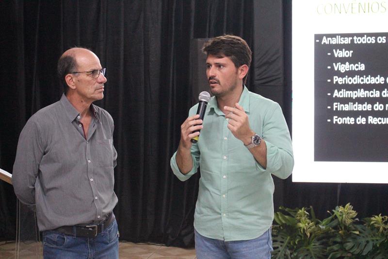 A convite de Sérgio Barbosa, prefeitos e vice-prefeitos eleitos e reeleitos de 17 municípios participam de roda de conversa em Amambai