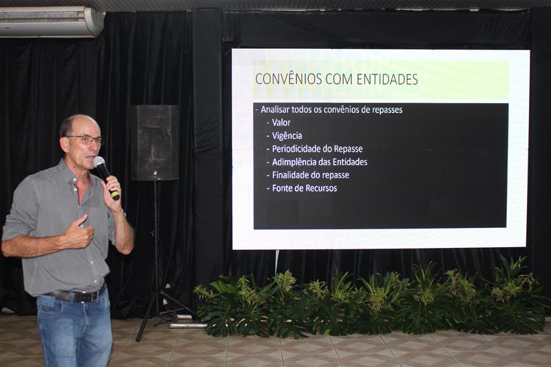 A convite de Sérgio Barbosa, prefeitos e vice-prefeitos eleitos e reeleitos de 17 municípios participam de roda de conversa em Amambai