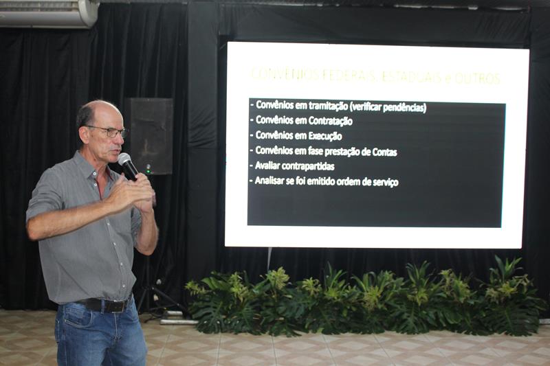 A convite de Sérgio Barbosa, prefeitos e vice-prefeitos eleitos e reeleitos de 17 municípios participam de roda de conversa em Amambai