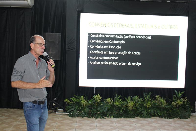 A convite de Sérgio Barbosa, prefeitos e vice-prefeitos eleitos e reeleitos de 17 municípios participam de roda de conversa em Amambai
