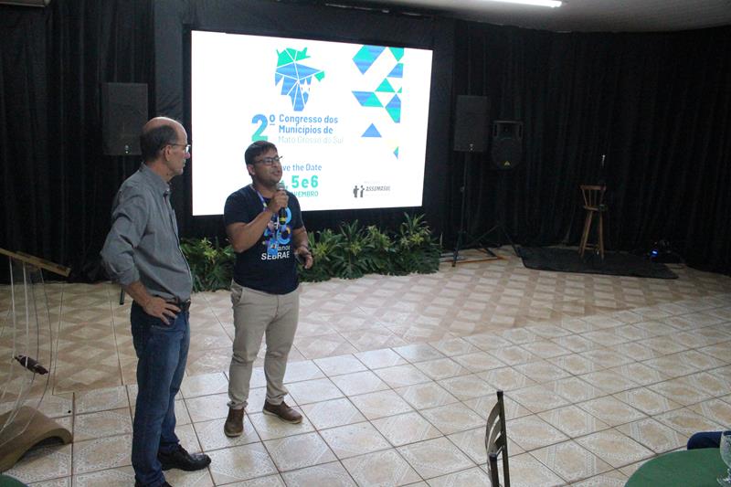 A convite de Sérgio Barbosa, prefeitos e vice-prefeitos eleitos e reeleitos de 17 municípios participam de roda de conversa em Amambai