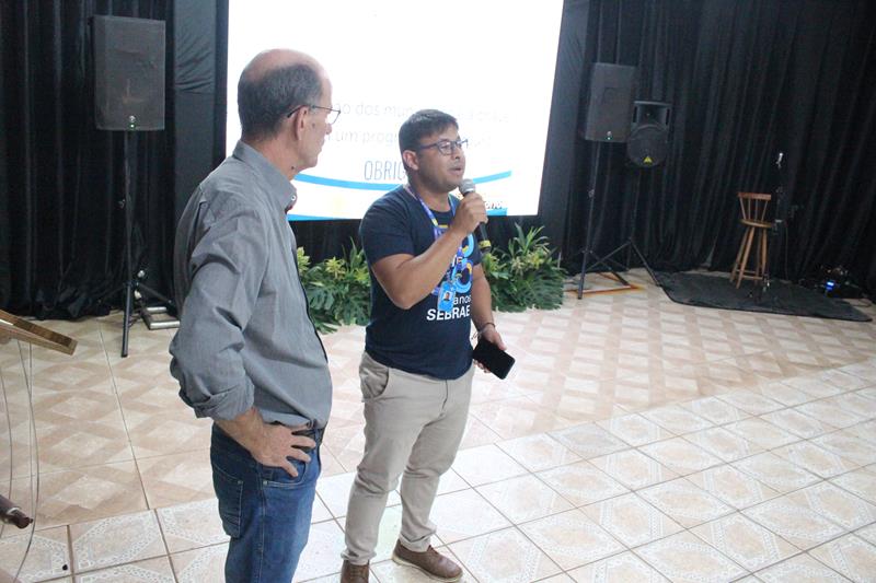 A convite de Sérgio Barbosa, prefeitos e vice-prefeitos eleitos e reeleitos de 17 municípios participam de roda de conversa em Amambai