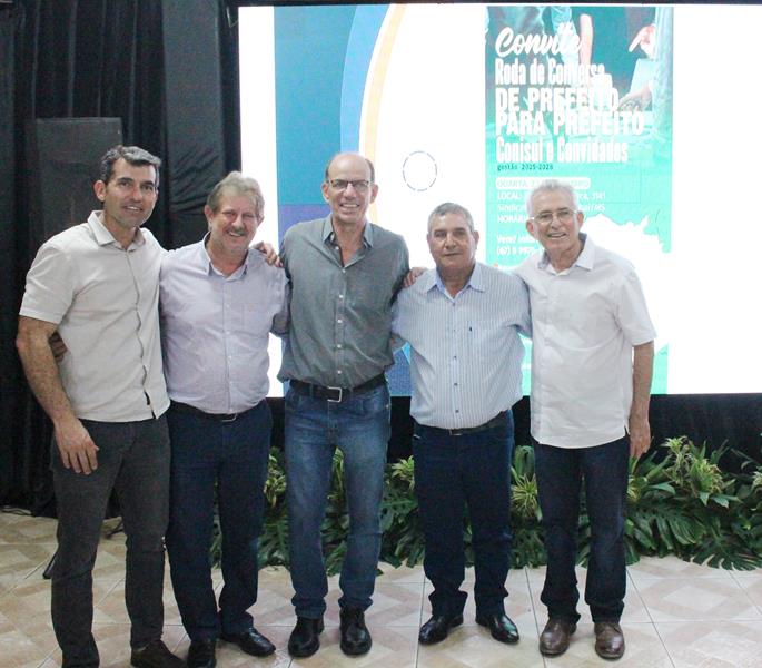 A convite de Sérgio Barbosa, prefeitos e vice-prefeitos eleitos e reeleitos de 17 municípios participam de roda de conversa em Amambai