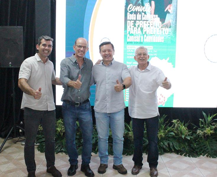 A convite de Sérgio Barbosa, prefeitos e vice-prefeitos eleitos e reeleitos de 17 municípios participam de roda de conversa em Amambai