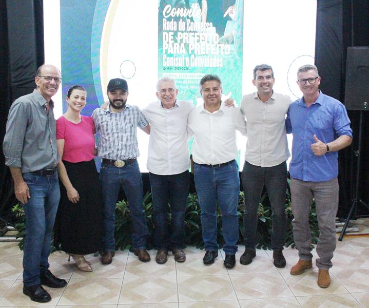 A convite de Sérgio Barbosa, prefeitos e vice-prefeitos eleitos e reeleitos de 17 municípios participam de roda de conversa em Amambai