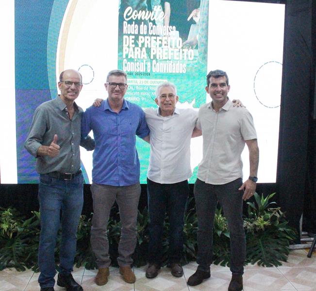 A convite de Sérgio Barbosa, prefeitos e vice-prefeitos eleitos e reeleitos de 17 municípios participam de roda de conversa em Amambai