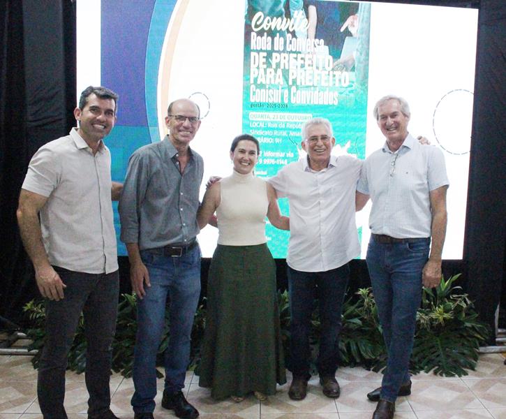 A convite de Sérgio Barbosa, prefeitos e vice-prefeitos eleitos e reeleitos de 17 municípios participam de roda de conversa em Amambai