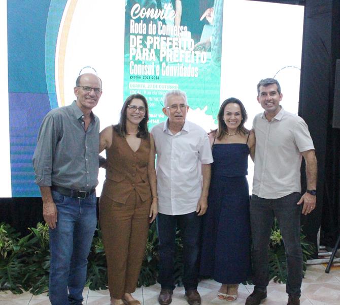 A convite de Sérgio Barbosa, prefeitos e vice-prefeitos eleitos e reeleitos de 17 municípios participam de roda de conversa em Amambai