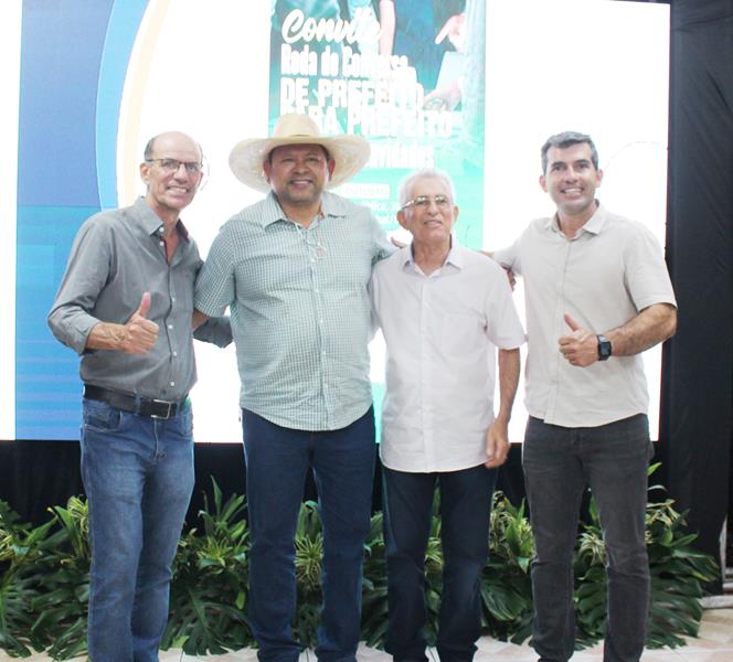 A convite de Sérgio Barbosa, prefeitos e vice-prefeitos eleitos e reeleitos de 17 municípios participam de roda de conversa em Amambai