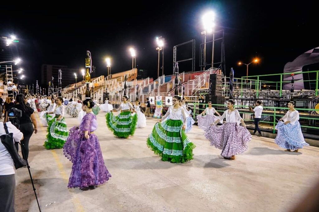 A bailarina da fronteira que leva a cultura paraguaia ao mundo A bailarina da fronteira que leva a cultura paraguaia ao mundo