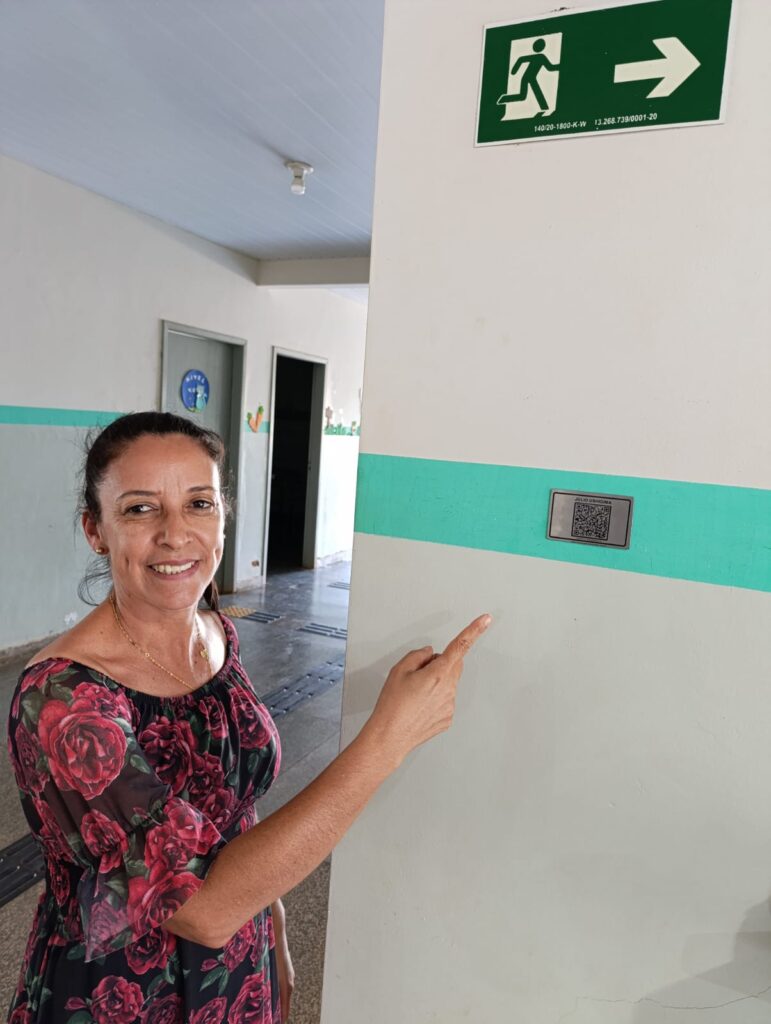 CMEIs e escolas municipais de Caarapó são contempladas com acervo biográfico virtual CMEIs e escolas municipais de Caarapó são contempladas com acervo biográfico virtual