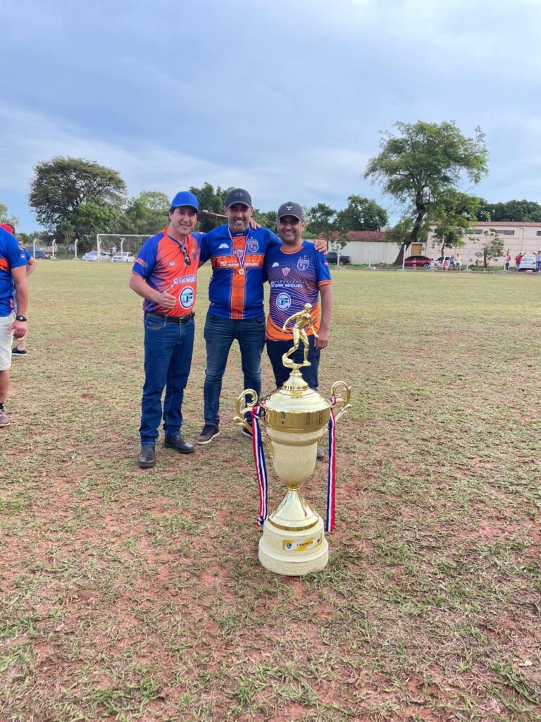 Em Ypejhú, Nueva Estrella invicto conquista o hexacampeonato da liga de futebol local Em Ypejhú, Nueva Estrella invicto conquista o hexacampeonato da liga de futebol local