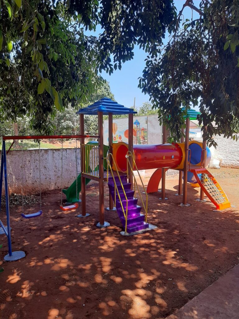 Prefeitura de Iguatemi adquire e instala playgrounds em todas as escolas da Rede Municipal nas áreas urbana e rural Prefeitura de Iguatemi adquire e instala playgrounds em todas as escolas da Rede Municipal nas áreas urbana e rural
