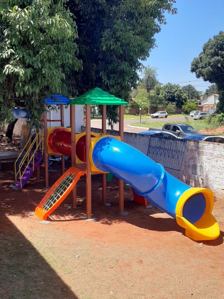 Prefeitura de Iguatemi adquire e instala playgrounds em todas as escolas da Rede Municipal nas áreas urbana e rural Prefeitura de Iguatemi adquire e instala playgrounds em todas as escolas da Rede Municipal nas áreas urbana e rural