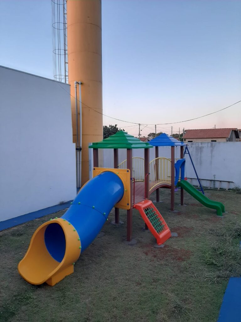 Prefeitura de Iguatemi adquire e instala playgrounds em todas as escolas da Rede Municipal nas áreas urbana e rural Prefeitura de Iguatemi adquire e instala playgrounds em todas as escolas da Rede Municipal nas áreas urbana e rural