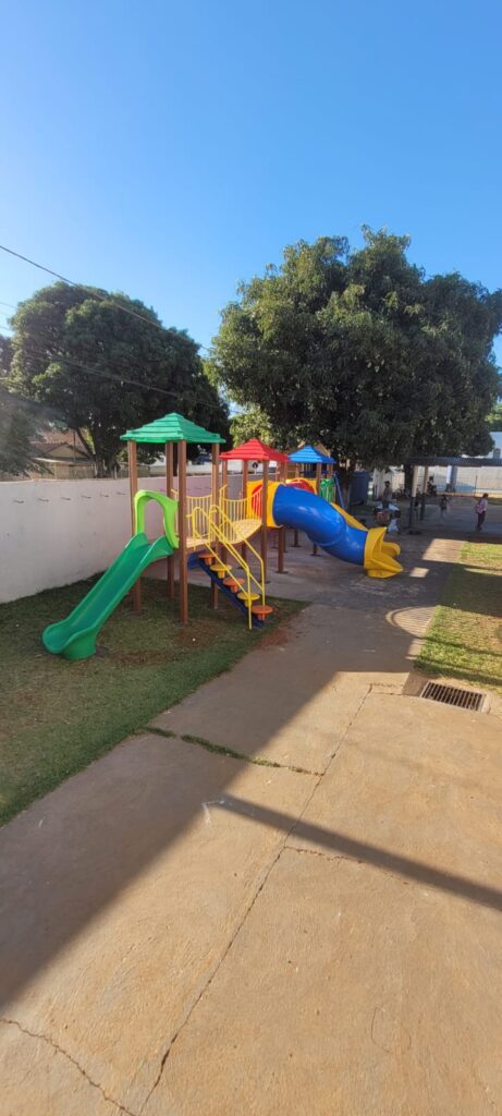 Prefeitura de Iguatemi adquire e instala playgrounds em todas as escolas da Rede Municipal nas áreas urbana e rural Prefeitura de Iguatemi adquire e instala playgrounds em todas as escolas da Rede Municipal nas áreas urbana e rural