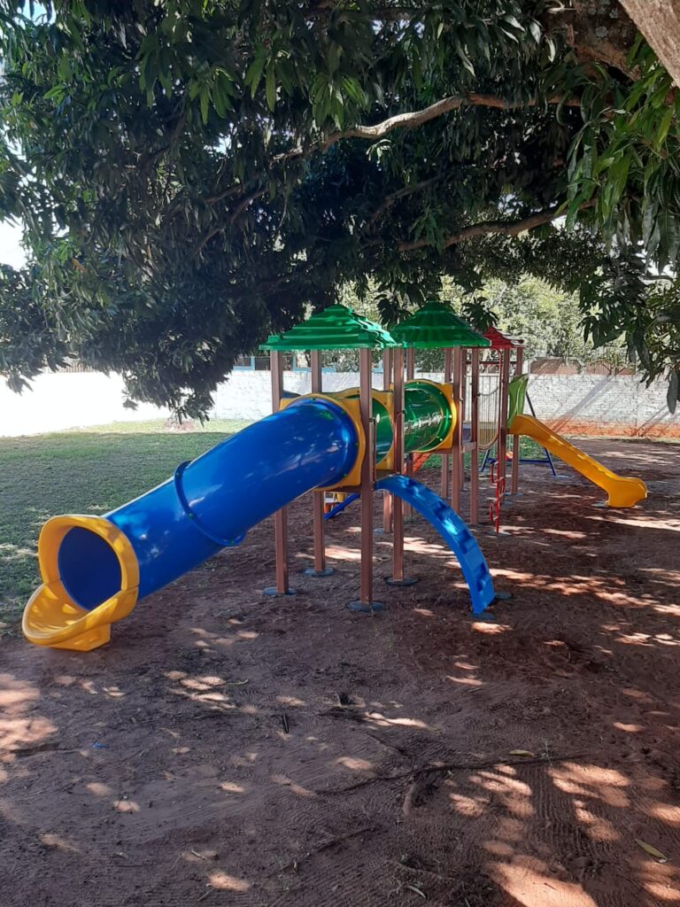 Prefeitura de Iguatemi adquire e instala playgrounds em todas as escolas da Rede Municipal nas áreas urbana e rural Prefeitura de Iguatemi adquire e instala playgrounds em todas as escolas da Rede Municipal nas áreas urbana e rural