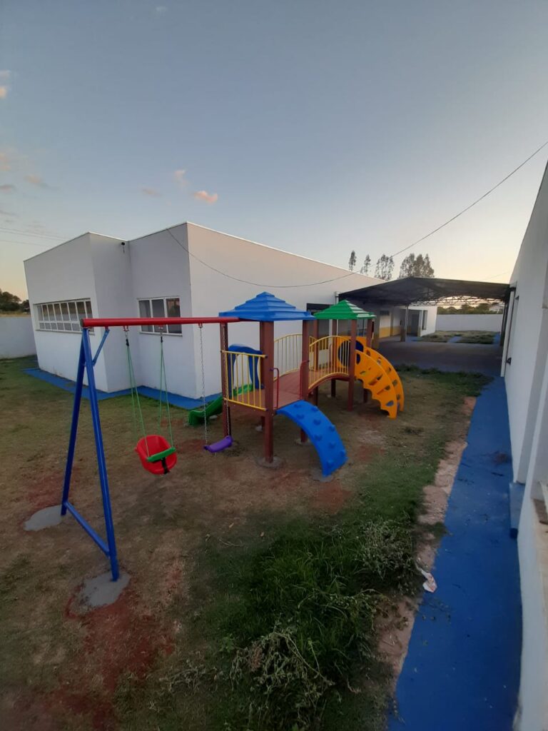 Prefeitura de Iguatemi adquire e instala playgrounds em todas as escolas da Rede Municipal nas áreas urbana e rural Prefeitura de Iguatemi adquire e instala playgrounds em todas as escolas da Rede Municipal nas áreas urbana e rural