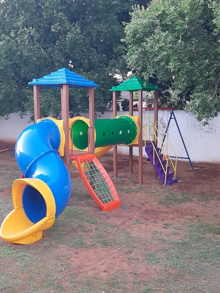 Prefeitura de Iguatemi adquire e instala playgrounds em todas as escolas da Rede Municipal nas áreas urbana e rural Prefeitura de Iguatemi adquire e instala playgrounds em todas as escolas da Rede Municipal nas áreas urbana e rural