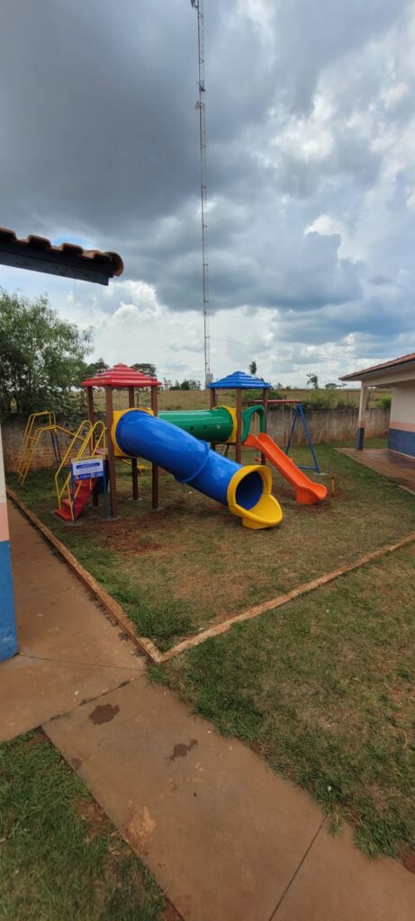 Prefeitura de Iguatemi adquire e instala playgrounds em todas as escolas da Rede Municipal nas áreas urbana e rural Prefeitura de Iguatemi adquire e instala playgrounds em todas as escolas da Rede Municipal nas áreas urbana e rural