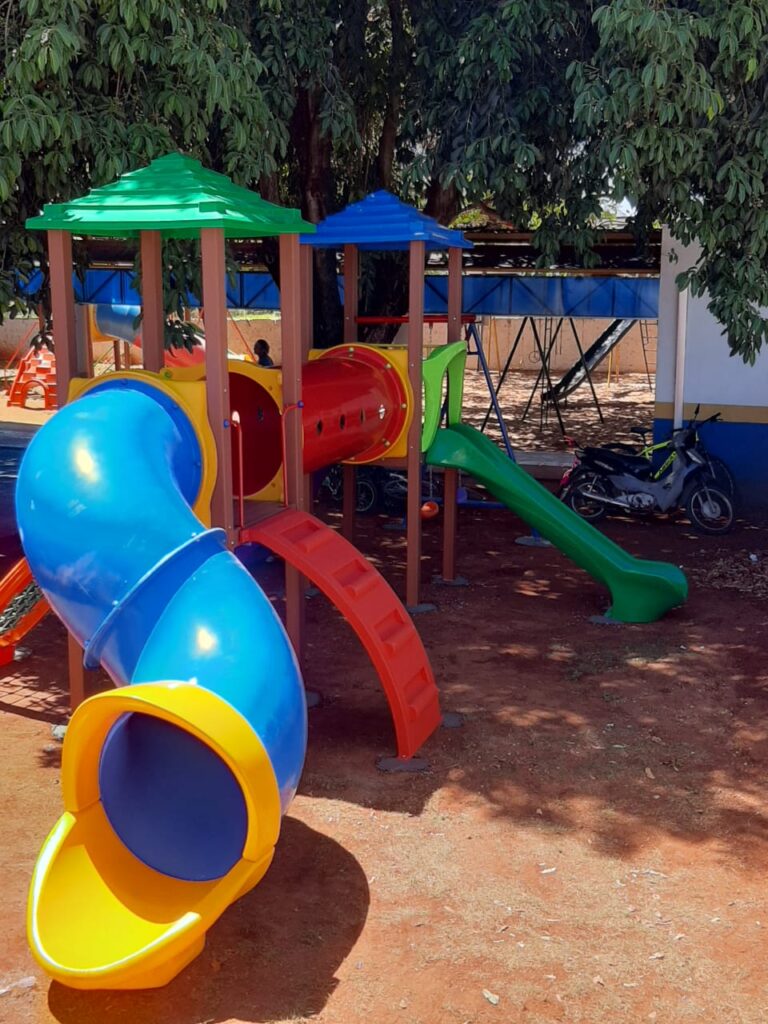 Prefeitura de Iguatemi adquire e instala playgrounds em todas as escolas da Rede Municipal nas áreas urbana e rural Prefeitura de Iguatemi adquire e instala playgrounds em todas as escolas da Rede Municipal nas áreas urbana e rural