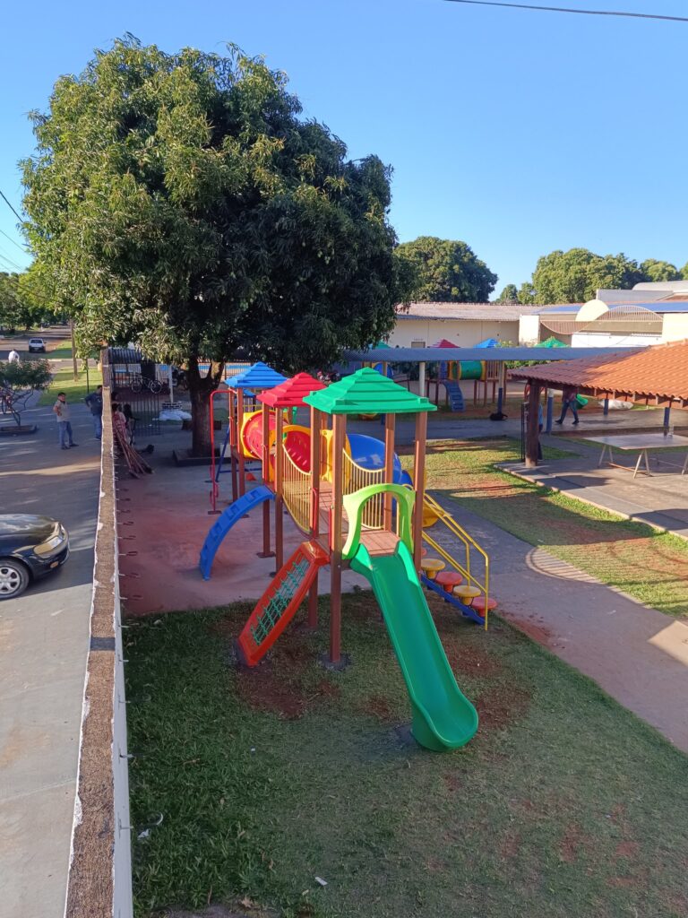 Prefeitura de Iguatemi adquire e instala playgrounds em todas as escolas da Rede Municipal nas áreas urbana e rural Prefeitura de Iguatemi adquire e instala playgrounds em todas as escolas da Rede Municipal nas áreas urbana e rural